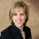 Julie Davila headshot